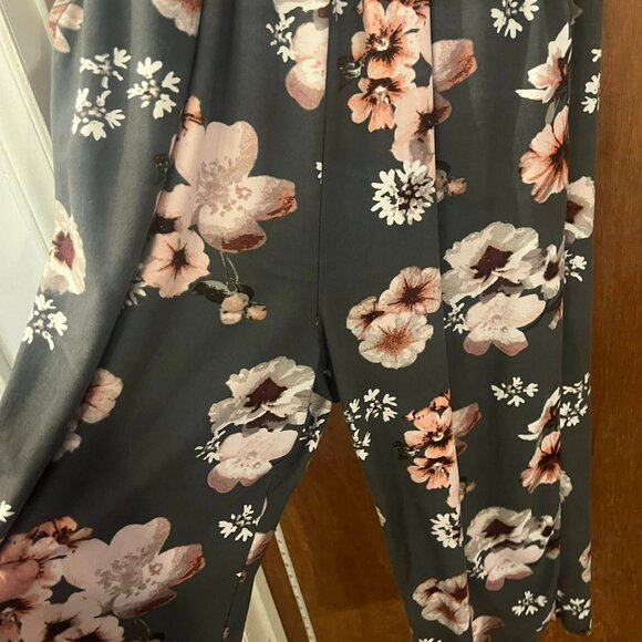 Size XL - J is for Justify - Gray and Pink Floral Short Sleeve Romper - Picture 4 of 7